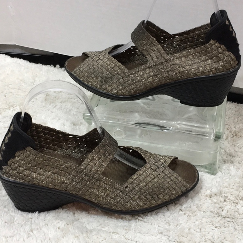 Bernie Mev gold woven stretch shoes